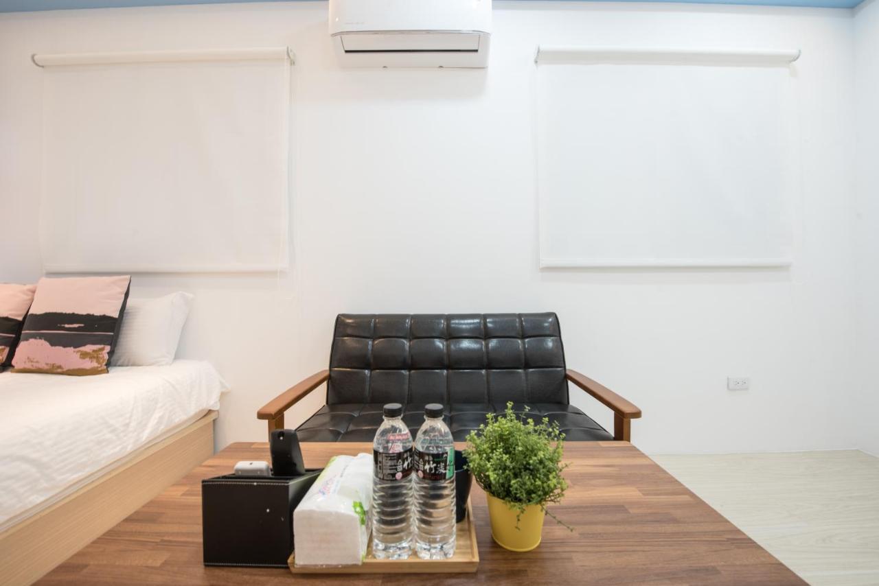 Bird Series B&B&Hostel複合式民宿#本國旅客須先匯款 Tainan Buitenkant foto