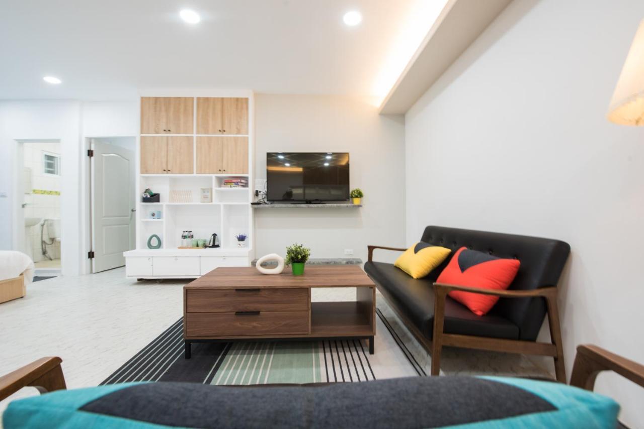 Bird Series B&B&Hostel複合式民宿#本國旅客須先匯款 Tainan Buitenkant foto